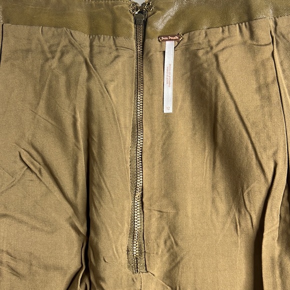 Free People faux suede olive mini skirt, Size 12 - Picture 4 of 6